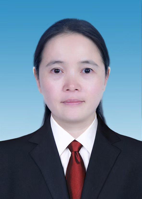 李琳.jpg
